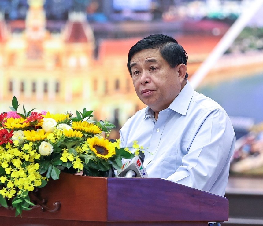 Bộ trưởng Nguyễn Chí Dũng trình bày kế hoạch triển khai hoạt động Hội đồng điều phối vùng Đông Nam. Ảnh: VGP