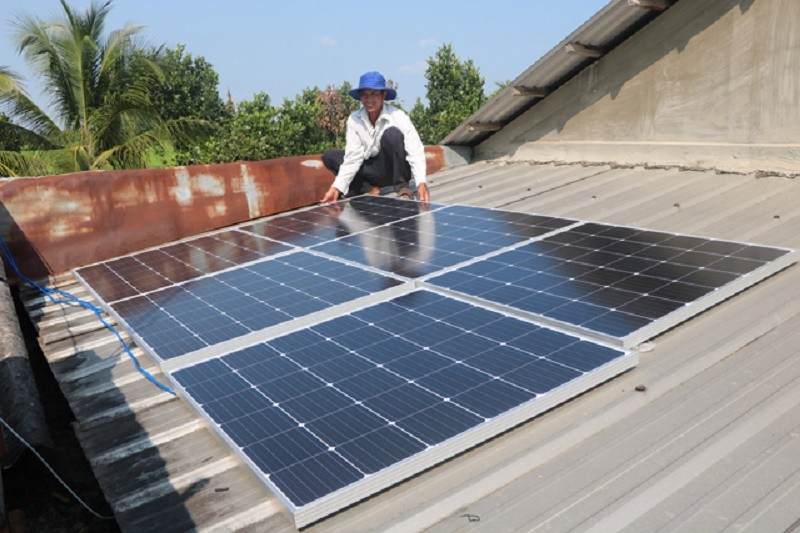 Muốn lắp điện mặt trời mái nhà phải đăng ký với UBND tỉnh 