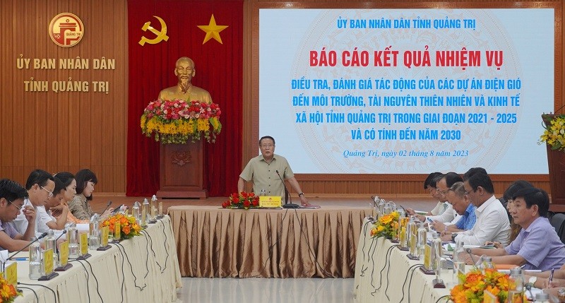 Ông Hà Sỹ Đồng, Phó Chủ tịch UBND tỉnh Quảng Trị yêu cầu các sở, ngành không chạy theo số lượng dự án mà phải đảm bảo hài hòa các lợi ích. Ảnh: Tiến Nhất. 