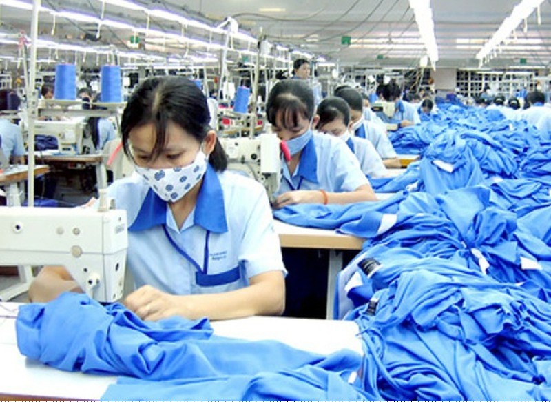 Xuất khẩu hàng dệt may đã giảm mạnh so với cùng kỳ, ảnh hưởng tới tăng trưởng xuất khẩu của Việt Nam