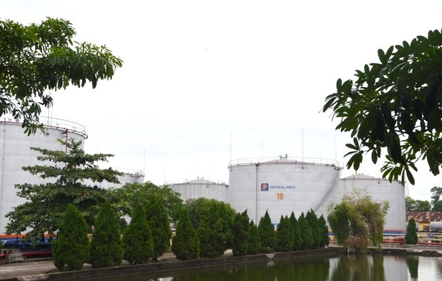 Tổng kho xăng dầu Đức Giang (quận Long Biên) là 1 trong 9 cơ sở nhà, đất phải di dời theo quy hoạch đợt 1.