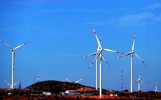 Việt Nam tiếp nhận hồ sơ từ ngành sản xuất trong nước yêu cầu áp dụng biện pháp phòng vệ với tháp điện gió nhập khẩu.