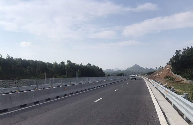 Một đoạn cao tốc Quốc lộ 45 - Nghi Sơn đã sẵn sàng đưa vào khai thác.