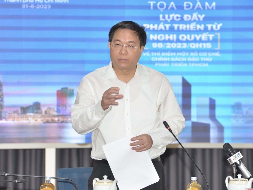 Thứ trưởng Bộ Kế hoạch và Đầu tư Trần Duy Đông phát biểu tại Tọa đàm.