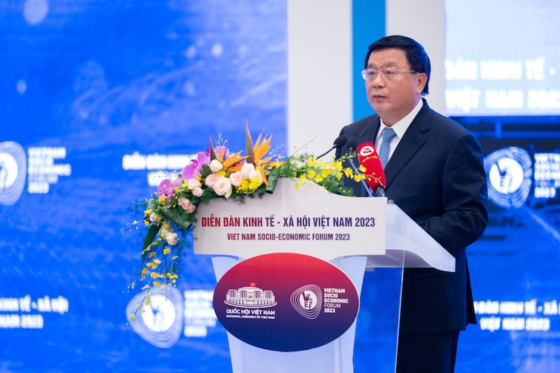 Ông Nguyễn Xuân Thắng, Giám đốc Học viện Chính trị quốc gia Hồ Chí Minh phát biểu đề dẫn. 