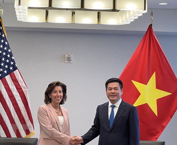Bộ trưởng Công thương Nguyễn Hồng Diên làm việc với Bộ trưởng Thương mại Hoa Kỳ Gina Raimondo. (Ảnh: Kiều Trang/TTXVN)
