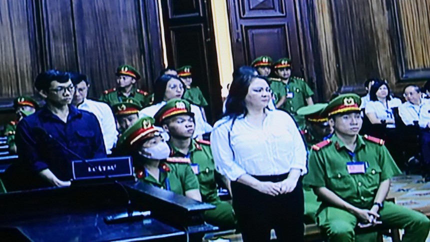 Tòa tuyên phạt bà Nguyễn Phương Hằng án 3 năm tù