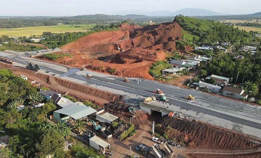 Một mỏ đất tại Đồng Nai cung cấp đất cho Dự án cao tốc Phan Thiết - Dầu Giây