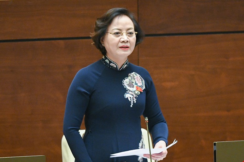 Bộ trưởng Bộ Nội vụ Phạm Thị Thanh trà đánh giá, tiền lương và thu nhập của cán bộ, công chức còn thấp.