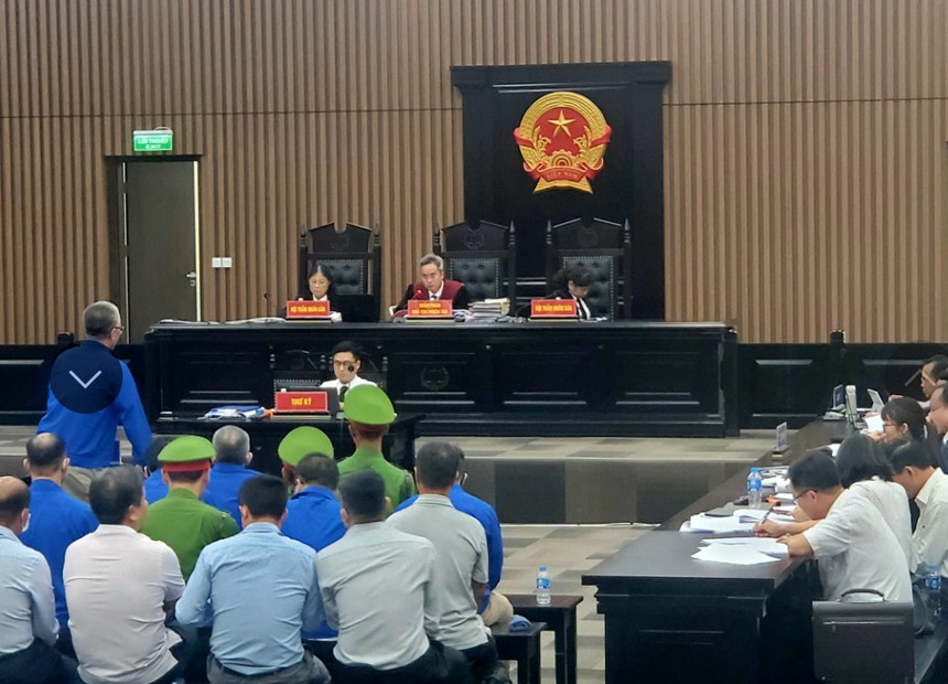 Phiên tòa sơ thẩm xét xử vụ án liên quan tới nhiều vi phạm tại giai đoạn 2 của dự án đường cao tốc Đà Nẵng - Quảng Ngãi.
