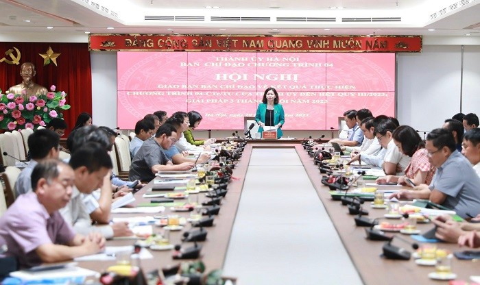 Phó Bí thư Thường trực Thành ủy Hà Nội Nguyễn Thị Tuyến phát biểu chỉ đạo Hội nghị. 