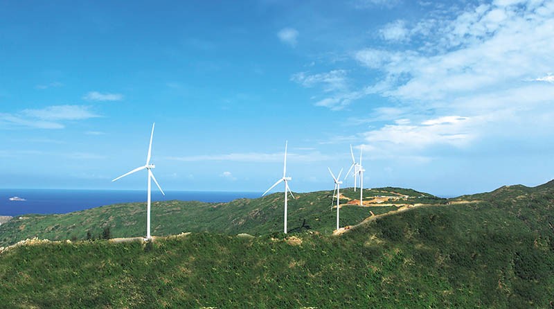 Quy hoạch đề ra mục tiêu 6.000 MW điện gió cho giai đoạn tới 2030. Trong ảnh: Dự án Điện gió Nhơn Hội 1. Ảnh: Đức Thanh