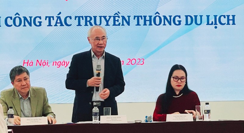Chủ tịch Hiệp hội Du lịch Việt Nam Vũ Thế Bình phát biểu tại Tọa đàm.