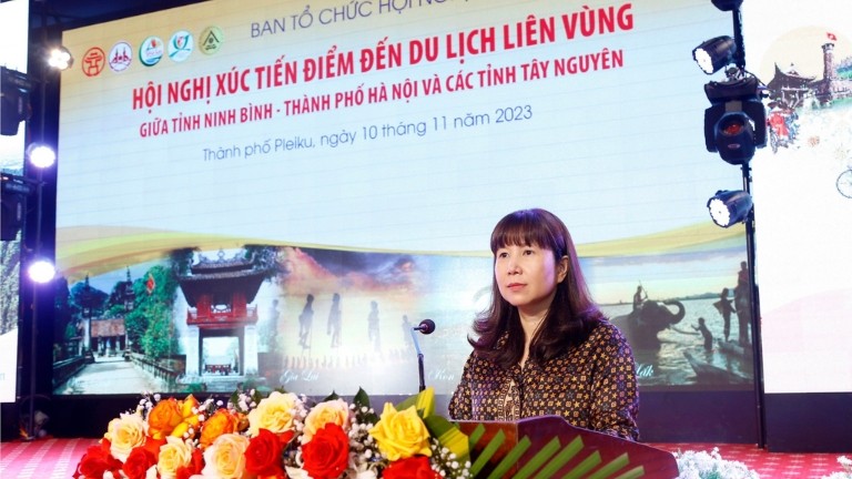 Bà Đặng Hương Giang, Giám đốc Sở Du lịch Hà Nội phát biểu tại Hội nghị.