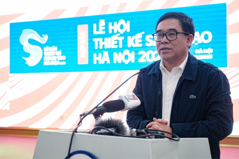 Ông Đỗ Đình Hồng, Giám đốc Sở Văn hóa và Thể thao Hà Nội chia sẻ tại cuộc họp thông tin các hoạt động tại Lễ hội Thiết kế sáng tạo Hà Nội năm 2023.
