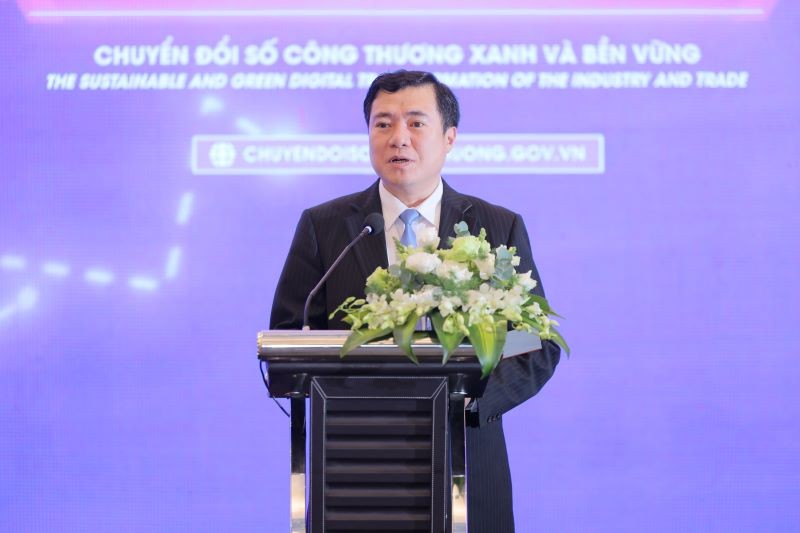 Thứ trưởng Bộ Công thương Nguyễn Sinh Nhật Tân phát biểu tại Diễn đàn