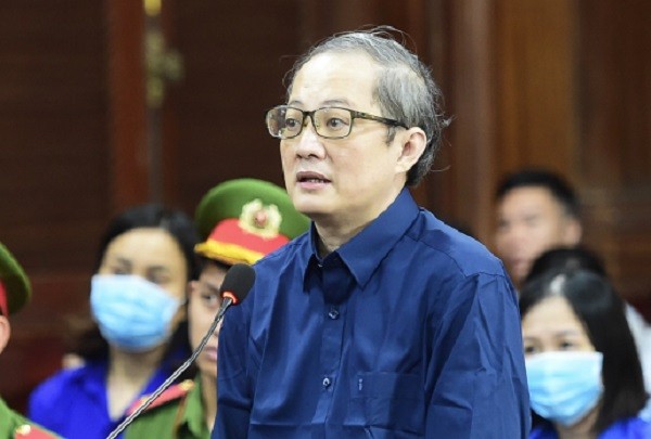 Ông Nguyễn Minh Quân, cựu giám đốc Bệnh viện Thủ Đức, bị TAND TP.HCM tuyên phạt 21 năm tù.