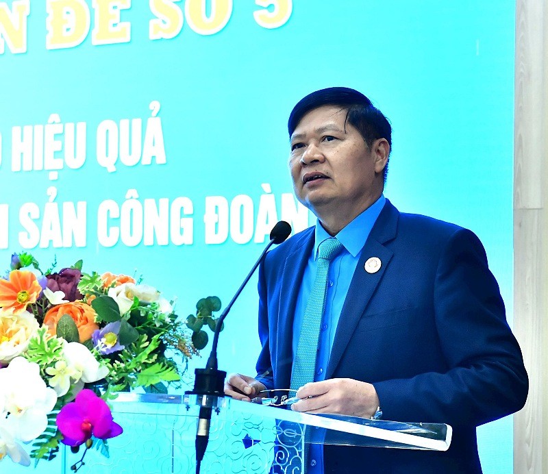 Phó chủ tịch Tổng Liên đoàn Lao động Việt Nam Phan Văn Anh phát biểu tại Diễn đàn. (Ảnh: Nguyễn Ly)
