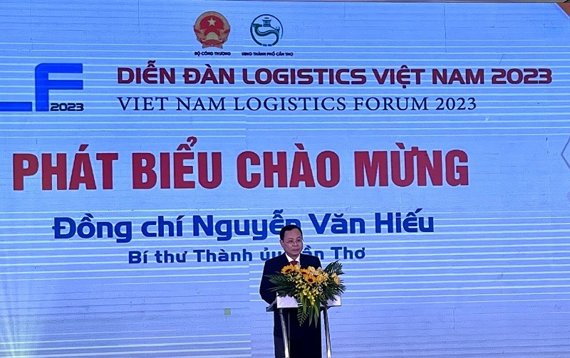 Bí thư Thành ủy Cần Thơ Nguyễn Văn Hiếu cho biết, thành phố quy hoạch xây dựng các khu logistics tập trung có quy mô lớn gắn với khu công nghiệp, cảng biển, Sân bay quốc tế Cần Thơ có kết cấu hạ tầng đồng bộ, thông minh