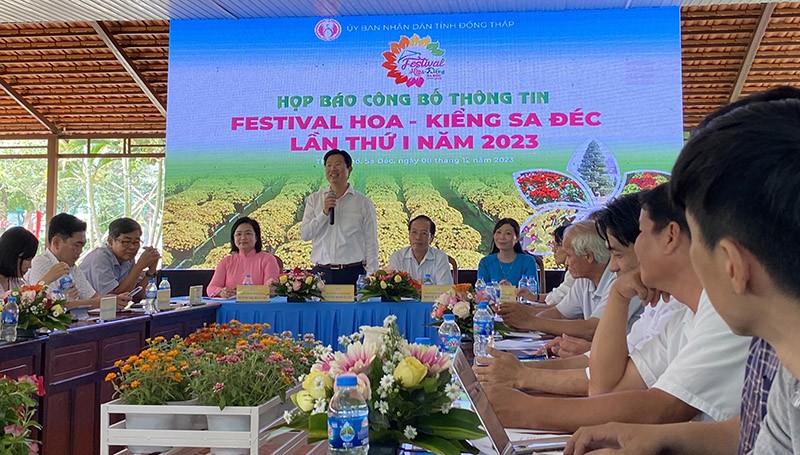  Phó chủ tịch UBND tỉnh Đồng Tháp Huỳnh minh Tuấn phát biểu tại buổi Họp báo.