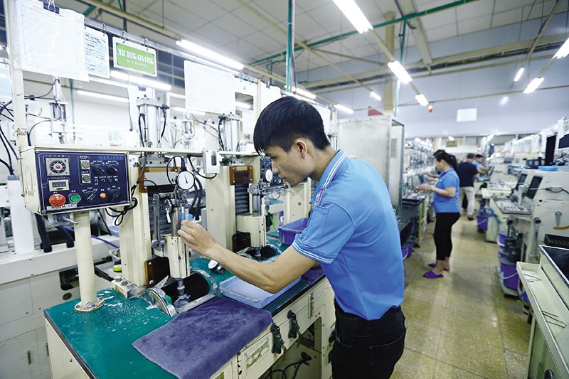Việt Nam tiếp tục được khẳng định là điểm đến của nhà đầu tư Nhật Bản. Trong ảnh: Sản xuất tại Nhà máy R technical ở Hòa Bình. Ảnh: Đức Thanh
