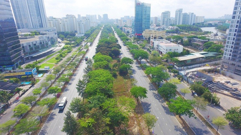 Đường Nguyễn Văn Linh, trục đường huyết mạch của Khu đô thị Nam Thành phố - Ảnh: Lê Toàn 