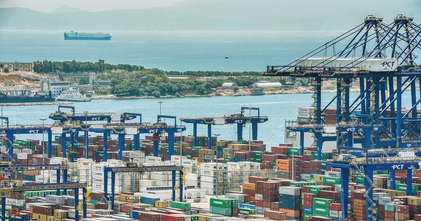 Cảng hàng hóa Piraeus gần Athens, Hy Lạp. (Ảnh: AFP/TTXVN)