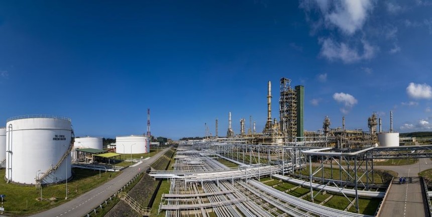 Nhà máy lọc dầu Dung Quất và Nghi Sơn đều sản xuất vượt công suất trong năm 2023.