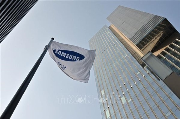 BNEWS Samsung Electronics có mức tăng trưởng đáng kể nhất trong số các cổ phiếu trong nước, với mức tăng vốn hóa thị trường hơn 140.000 tỷ won (106 tỷ USD).Toà nhà công ty Samsung ở Seoul, Hàn Quốc. Ảnh: AFP/TTXVN