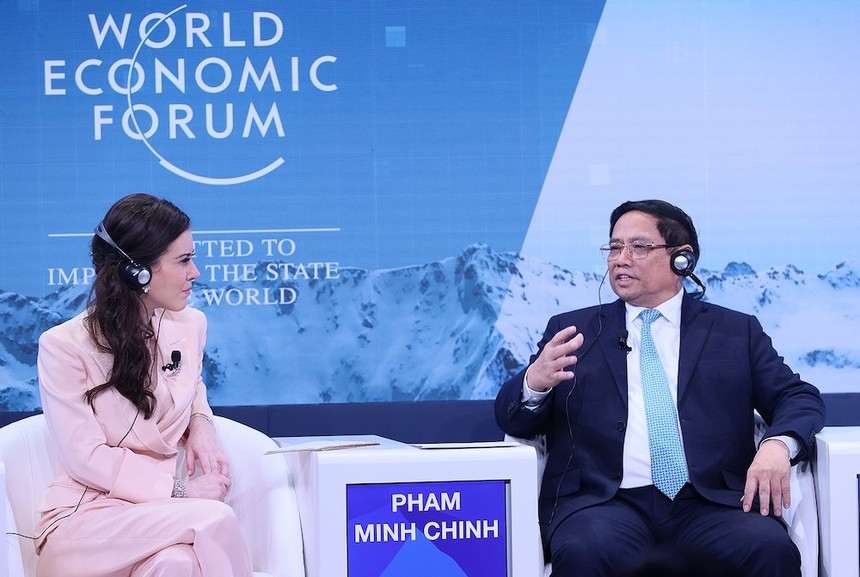 Thủ tướng Phạm Minh Chính tham dự và phát biểu với tư cách diễn giả chính tại phiên thảo luận "Bài học từ ASEAN" trong khuôn khổ Hội nghị WEF Davos năm 2024. (Ảnh: VGP/Nhật Bắc)