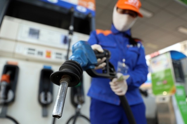 Bộ Công thương rà soát điều kiện cấp phép kinh doanh xăng dầu