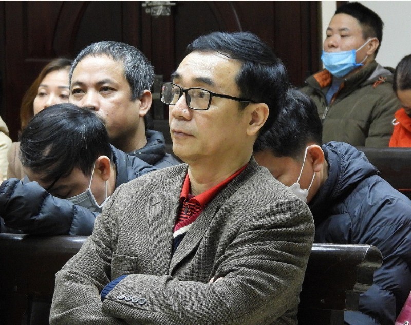 Đại diện Viện Kiểm sát Nhân dân cấp cao tại Hà Nội khẳng định quan điểm buộc tội bị cáo Trần Hùng nhận hối lộ, can thiệp xử lý nhẹ vi phạm là "không oan". 