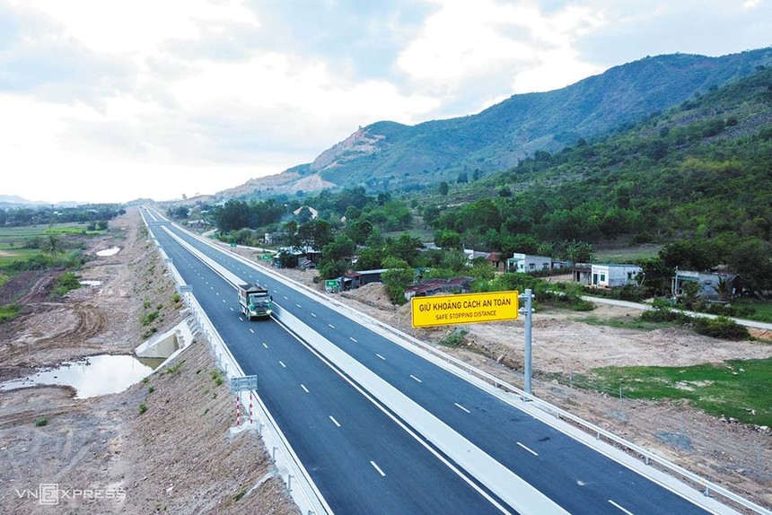 Đoạn cao tốc Vĩnh Hảo - Phan Thiết đã cơ bản hoàn thành, khai thác từ giữa tháng 6/2023