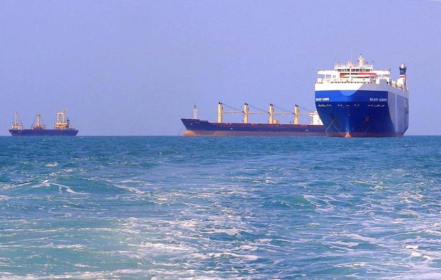 Tàu chở dầu neo đậu ngoài khơi Biển Đỏ, tỉnh Hodeida (Yemen) Nguồn: AFP