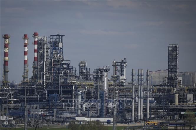 Quang cảnh nhà máy lọc dầu của Tập đoàn Gazprom ở ngoại ô Moskva, Nga. Ảnh: AFP/TTXVN