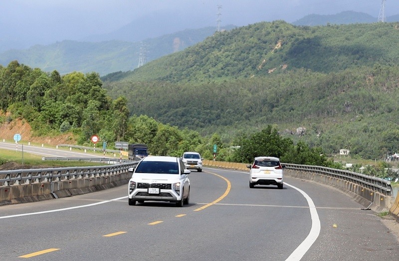 Một đoạn cao tốc Cam Lộ - La Sơn.