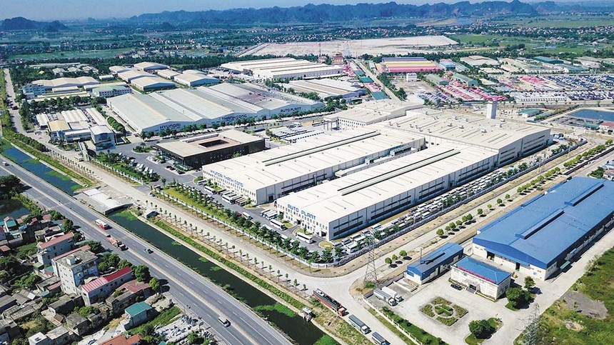 Khu công nghiệp Gián Khẩu là khu công nghiệp trọng điểm của tỉnh Ninh Bình, thu hút nhiều nhà đầu tư trong và ngoài nước