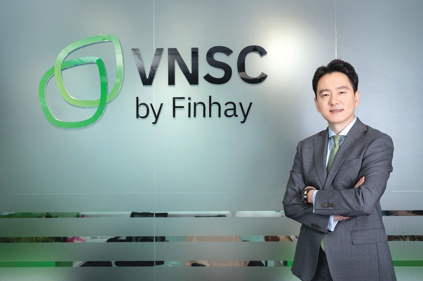 Ông Na Sung Soo, CEO Công ty Chứng khoán Vina (VNSC by Finhay)