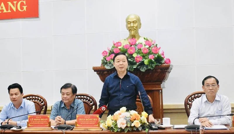 Phó Thủ tướng Trần Hồng Hà phát biểu chỉ đạo các tỉnh ven biển ĐBSCL ứng phó với hạn mặn