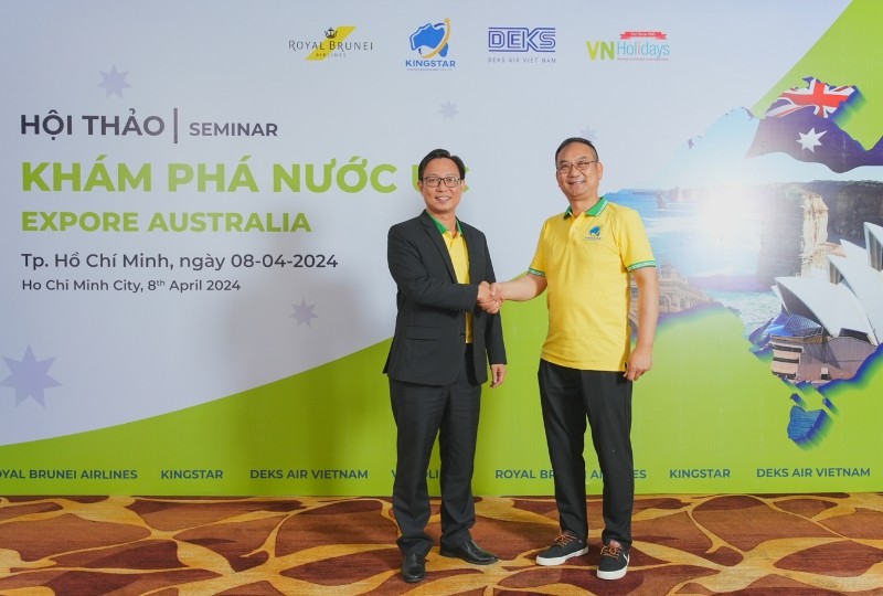Ông Trần Giang San, Giám đốc Chi nhánh Tập đoàn Desk Air Việt Nam (bìa trái) cùng ông Herman, CEO Kingstar (bìa phải) tại Hội thảo "Khám phá nước Úc".