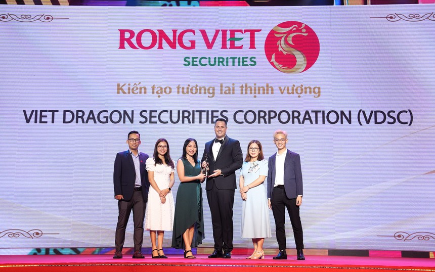 Chứng khoán Rồng Việt 2 năm liền đạt giải “Nơi làm việc tốt nhất châu Á”