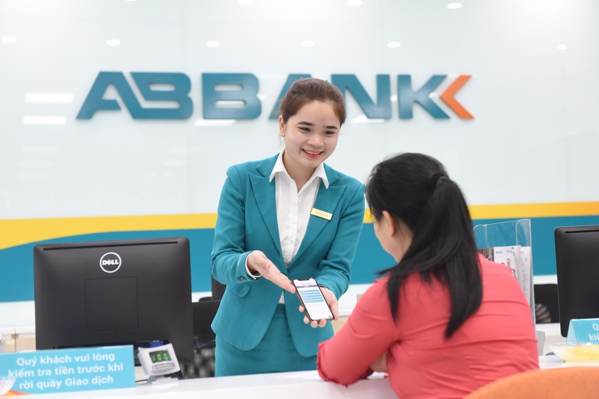 ABBank triển khai gói phí bảo lãnh doanh nghiệp SME