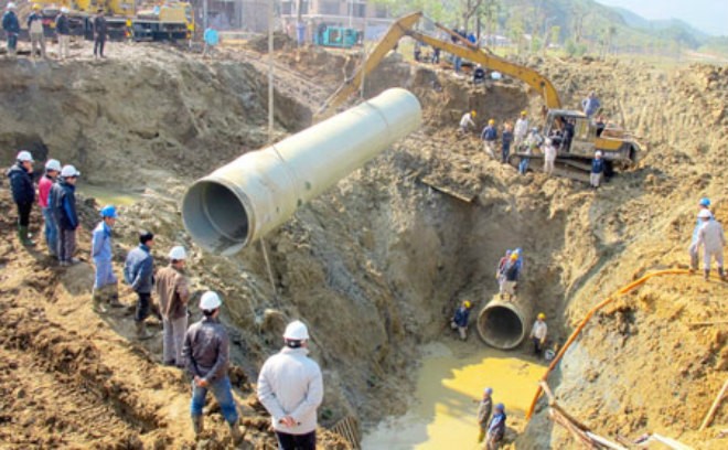 Sự cố vỡ đường ống nước Sông Đà. Ảnh: Internet