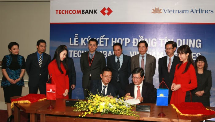 Techcombank cấp gần 2.000 tỷ đồng cho Vietnam Airline để mua máy bay