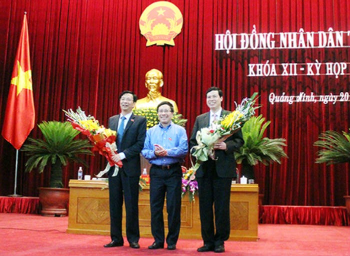 Phó Thủ tướng Phạm Bình Minh chúc mừng hai đồng chí Nguyễn Văn Đọc, Nguyễn Đức Long giữ cương vị mới
