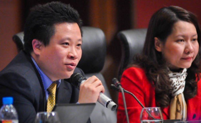 Sau khi ông Hà Văn Thắm bị bắt cuối tháng 10/2014, bà Nguyễn Minh Thu (phải) được bổ nhiệm làm Chủ tịch kiêm Tổng giám đốc OceanBank. Nhưng hơn hai tháng sau, bà cũng rơi vào vòng lao lý