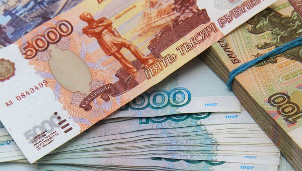 Nga: Tổng thống đi vắng, tiền ở nhà mất giá