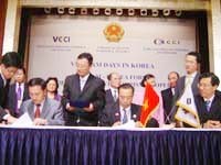 Lễ ký kết thoả thuận giữa doanh nghiệp Việt Nam và Hàn Quốc.