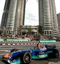 Cùng cơ chế như Petro Việt Nam nhưng Petronas đã vươn ra toàn cầu