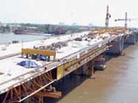 Hợp long cầu Thủ Thiêm, một công trình sử dụng vốn ODA hiệu quả.